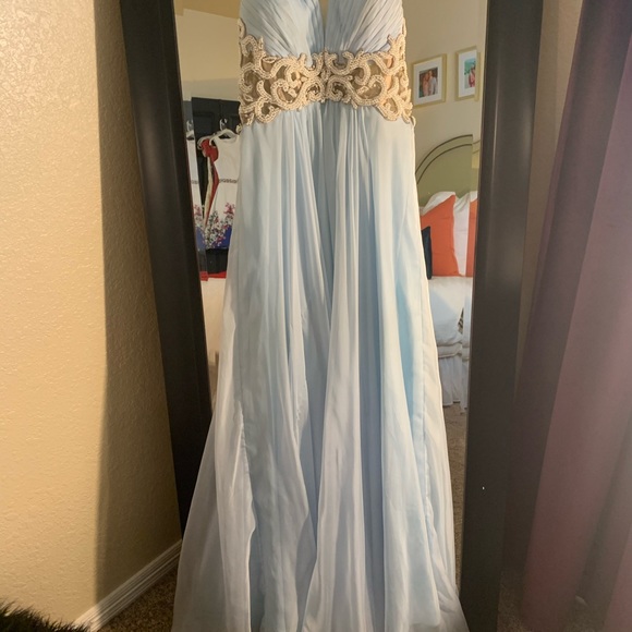 Dress - Picture 2 of 4